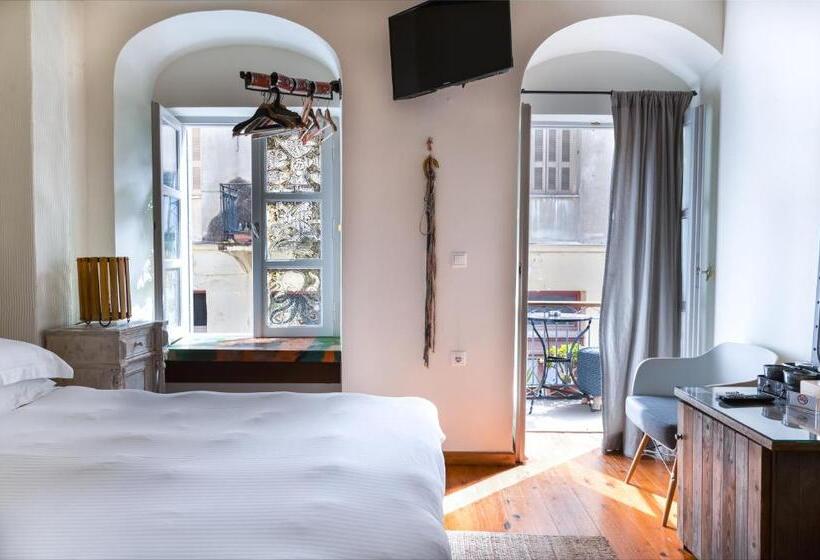 Quarto Estandar, Amymone And Adiandi