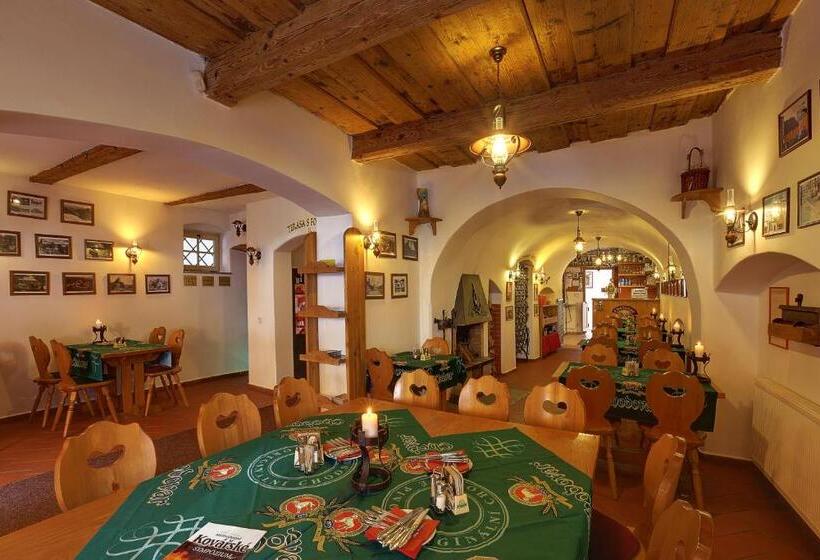 Семейный Номер, Hradní Bašta