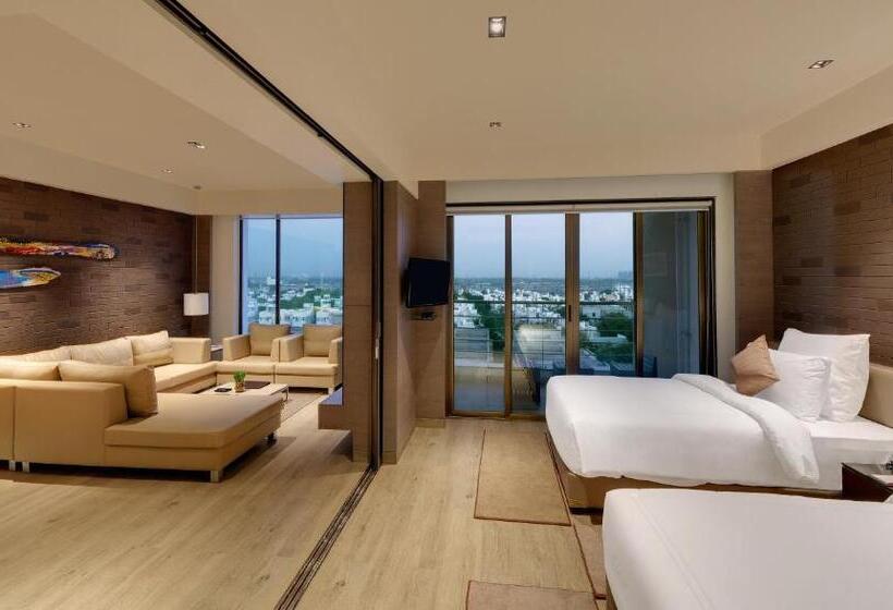 Suíte Executiva Vista jardim, Wyndham Ahmedabad Shela