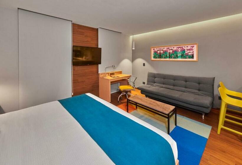 キングサイズベッドのスイートルーム, City Express Suites By Marriott Silao Aeropuerto