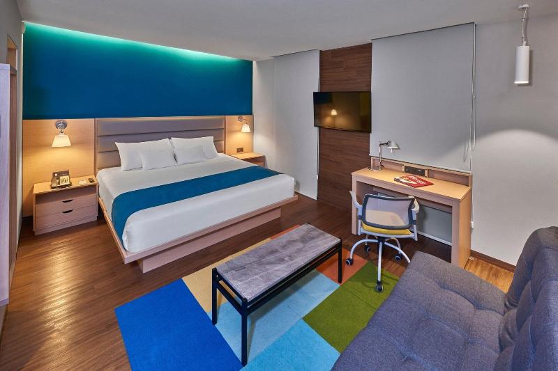 キングサイズベッドのスイートルーム, City Express Suites By Marriott Silao Aeropuerto