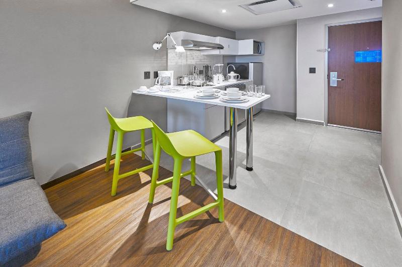 キングサイズベッドのスイートルーム, City Express Suites By Marriott Silao Aeropuerto