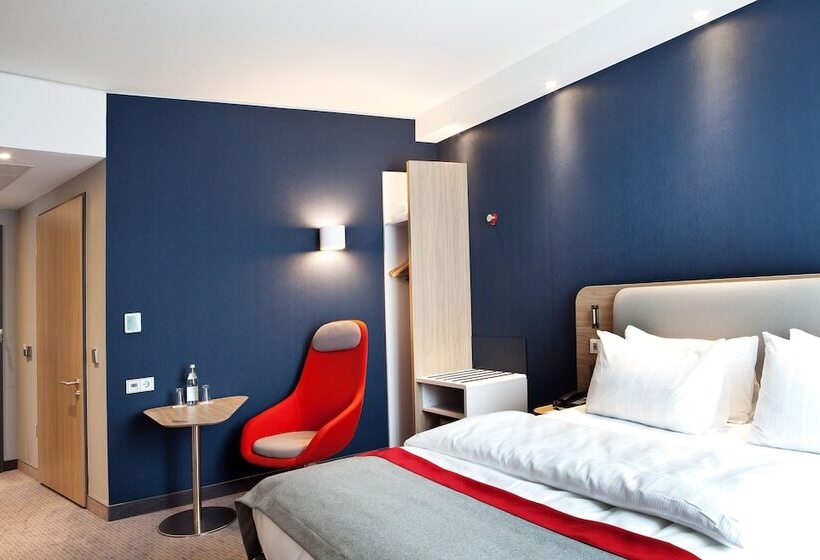 Номер Стандарт Двуспальная Кровать Адаптированный для Инвалидов, Holiday Inn Express   Siegen, An Ihg