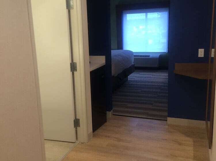Номер Стандарт, Holiday Inn Express & Suites   Ithaca, An Ihg