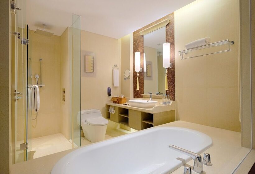 اتاق کلاسیک با چشم‌انداز استخر, Movenpick Resort & Spa Jimbaran Bali