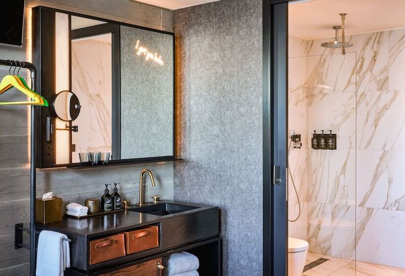 Standard Room, Sir Adam Hotel, Part Of Sircle Collection