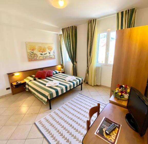 Номер Стандарт Трехместный, Albergo Villa Ada
