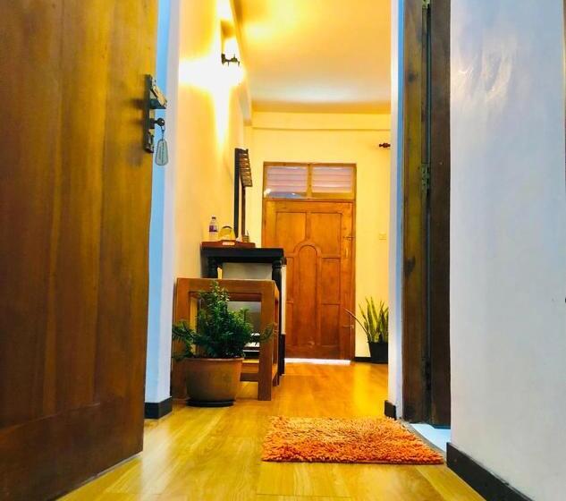 Номер Deluxe с Балконом, Mirissa Beach Inn
