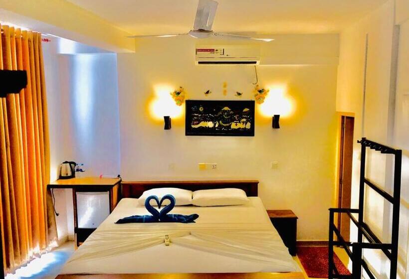 Номер Deluxe с Балконом, Mirissa Beach Inn