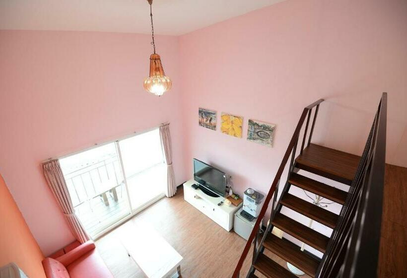 اتاق استاندارد چهار تخته با چشم‌انداز دریا, Blue Sky B&b