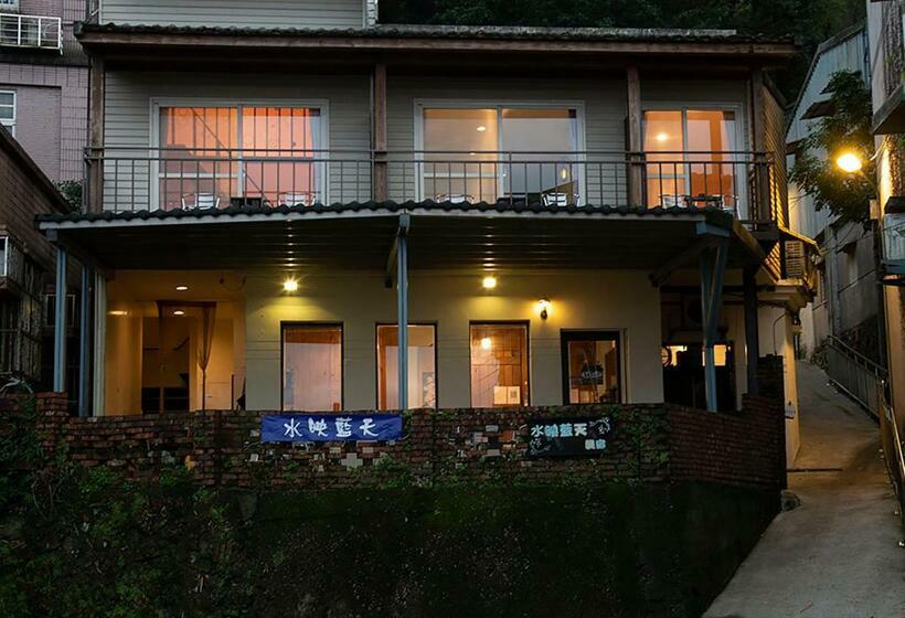 اتاق استاندارد چهار تخته با چشم‌انداز دریا, Blue Sky B&b
