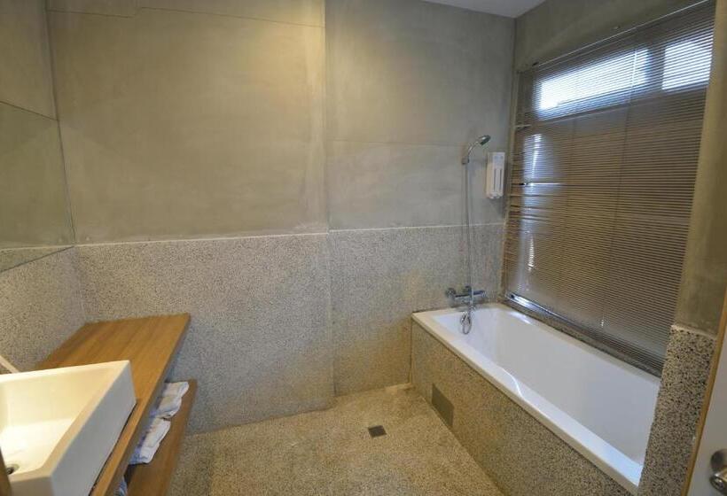 اتاق استاندارد با بالکن و چشم‌انداز دریا, Blue Sky B&b
