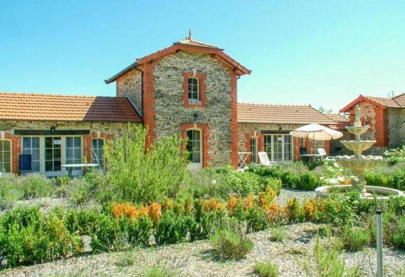 Студия Стандарт, Domaine D'essendiéras