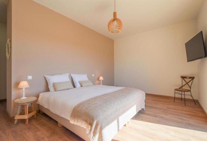 Дом 3 Спальни, Domaine D'essendiéras
