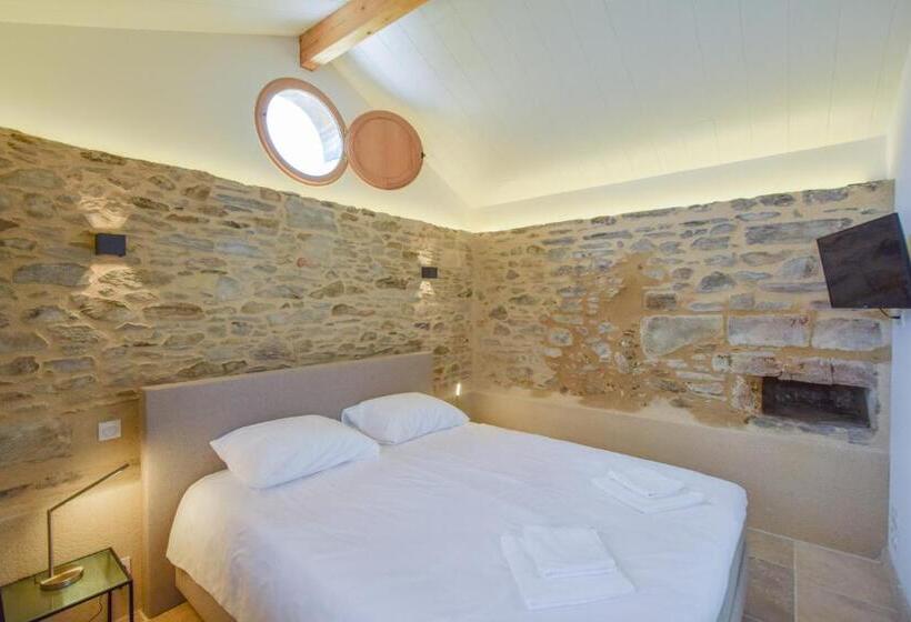 Дом 4 Спальни, Domaine D'essendiéras