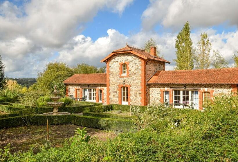 Студия Стандарт, Domaine D'essendiéras