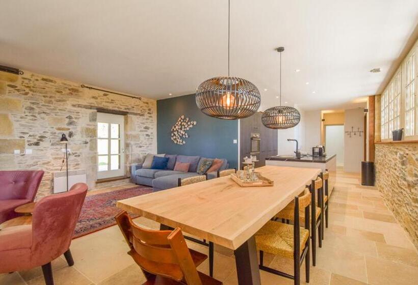 Дом 3 Спальни, Domaine D'essendiéras