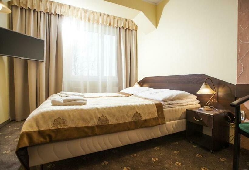 Номер Стандарт, Jantar
