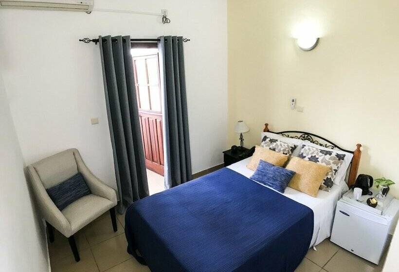 اتاق استاندارد یک نفره, Residencial Luxan