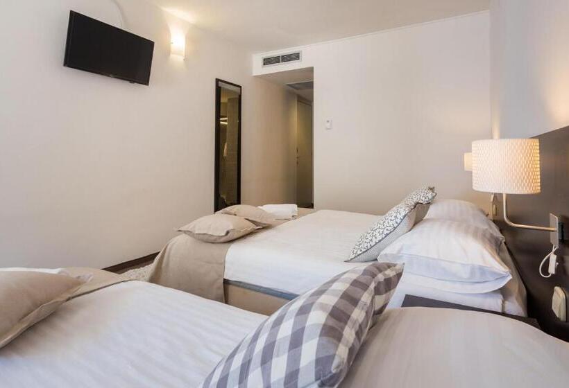 اتاق سوپریور با بالکن, Villas Arausana & Antonina