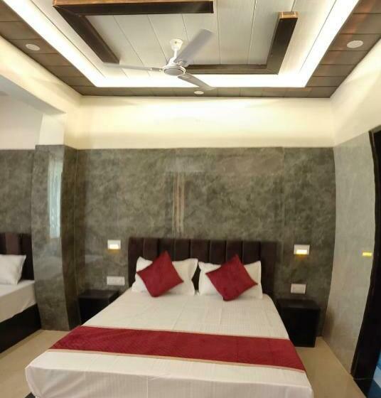 Quarto Familiar, Goyal Palace