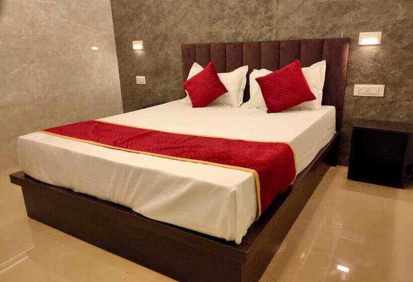 标准间, Goyal Palace
