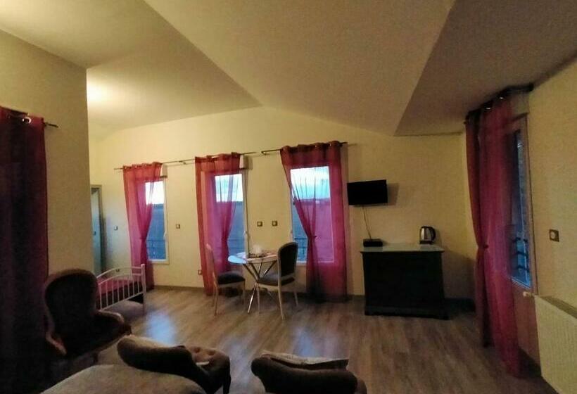 Номер Стандарт Трехместный, Chambre D'hôtes Du Bois Joli