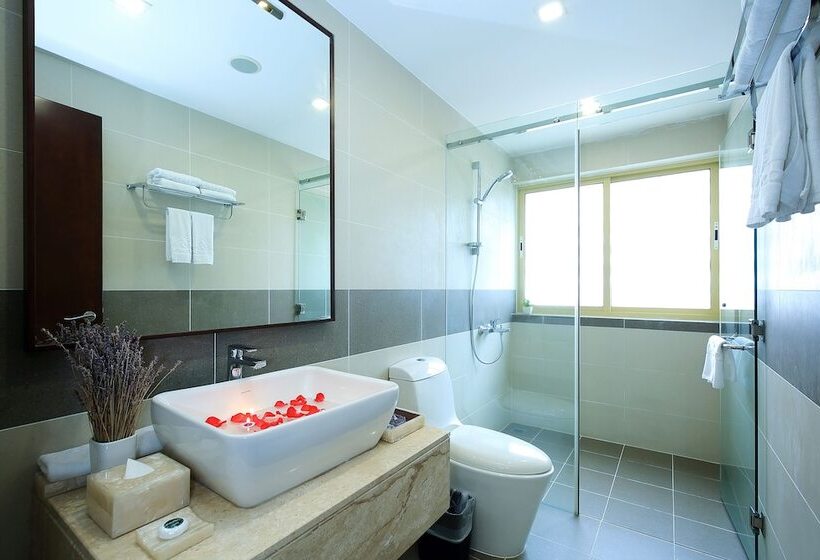 اتاق سوپریور سه تخته, Glenwood City Resort