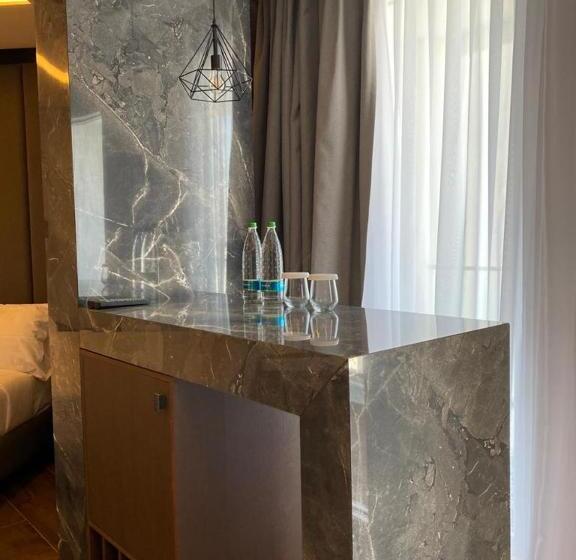 디럭스 스위트 킹 침대, Klajdi Resort & Spa
