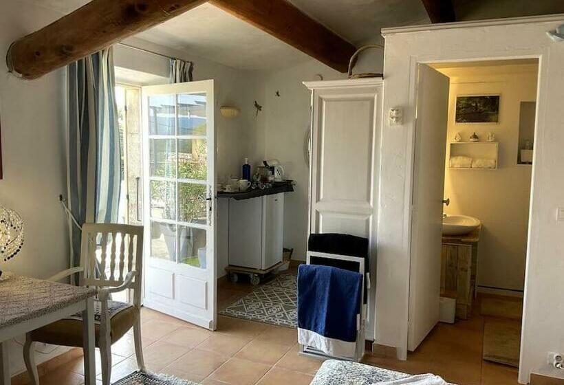 اتاق استاندارد با چشم‌انداز استخر, Chambre D Hôtes Chez Maguy B Villa Makeire