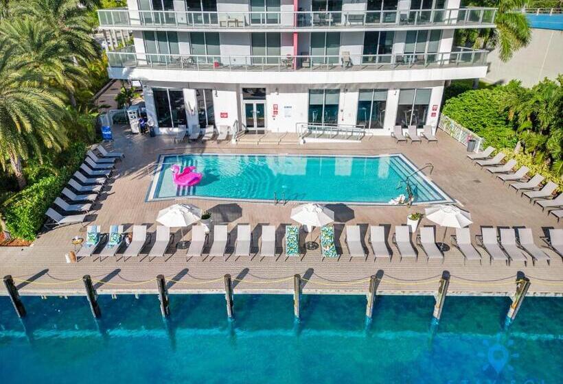 Дом 1 Спальня, Upper Studio   Balcony   Pool   Gym   Near Beach