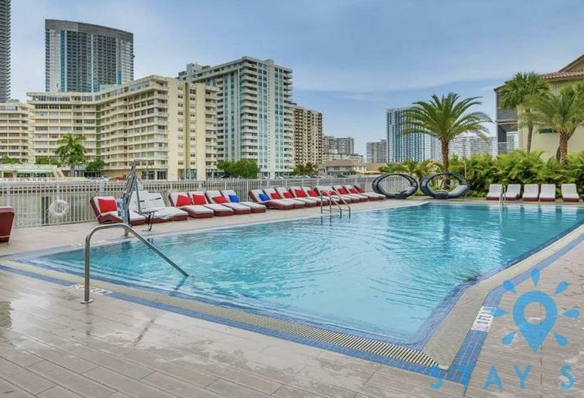 Дом 1 Спальня, Upper Studio   Balcony   Pool   Gym   Near Beach