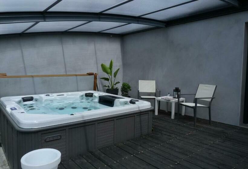 Номер Deluxe Кровать Кинг, Chambres D'hotes Deluxe Jacuzzi Mas De L'etoile