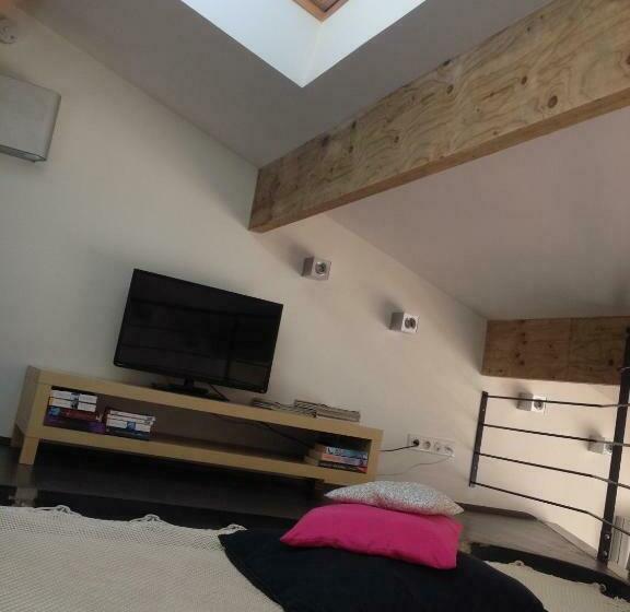 带大床的复式套间, Chambres D'hotes Deluxe Jacuzzi Mas De L'etoile