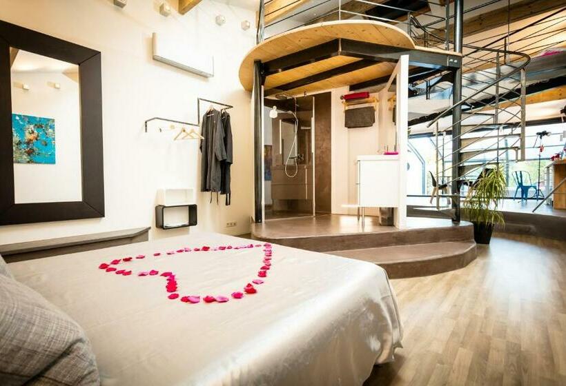 带大床的复式套间, Chambres D'hotes Deluxe Jacuzzi Mas De L'etoile