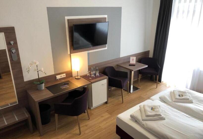 Standard Triple Room with Terrace, Altes Winzerhaus