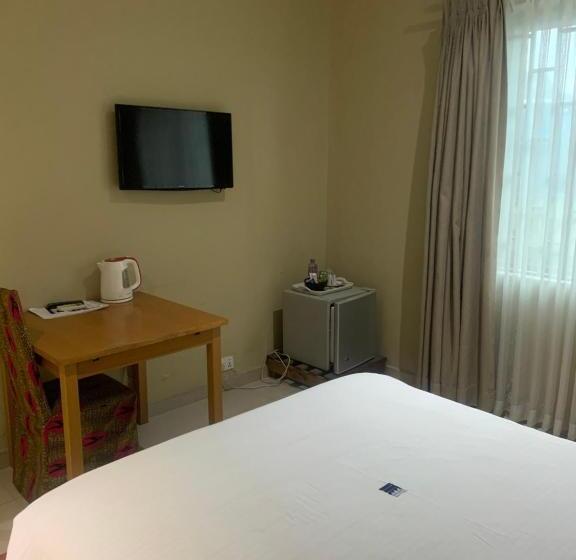 Standard Single Room, Manjaro Suites