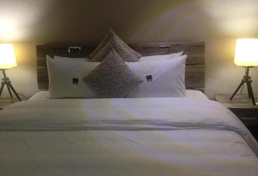 1 Bedroom Executive Apartment, Manjaro Suites