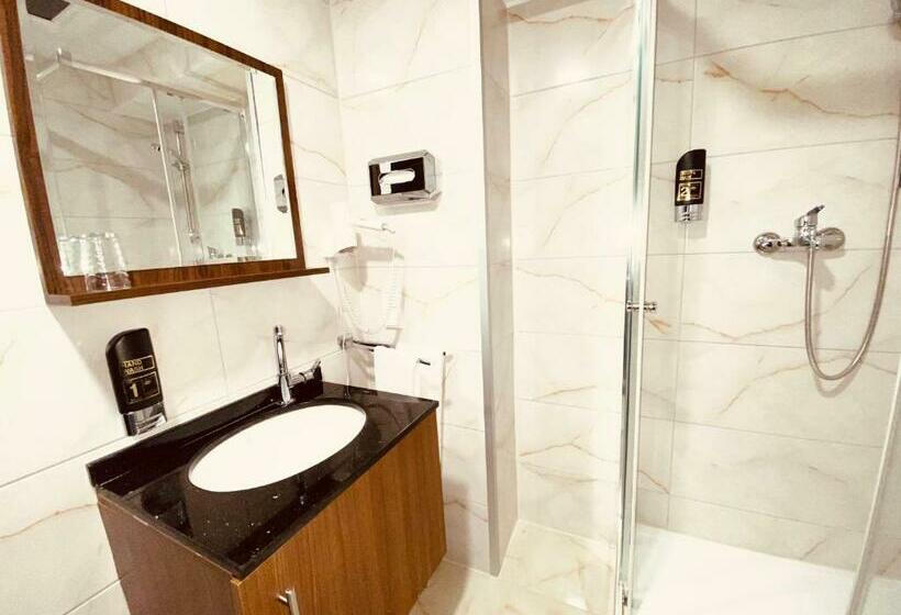 Номер Стандарт, Louis Hotels