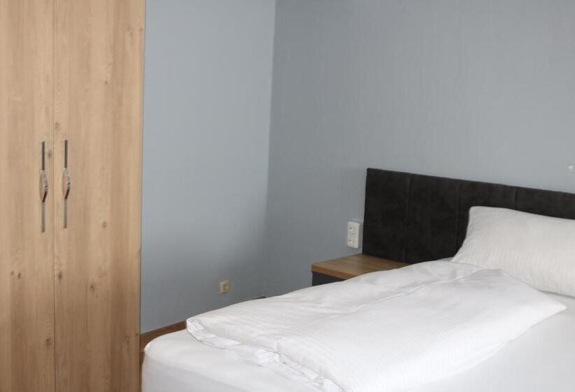 Номер Стандарт, Louis Hotels