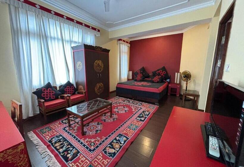 Номер Стандарт с Балконом, Serkong House