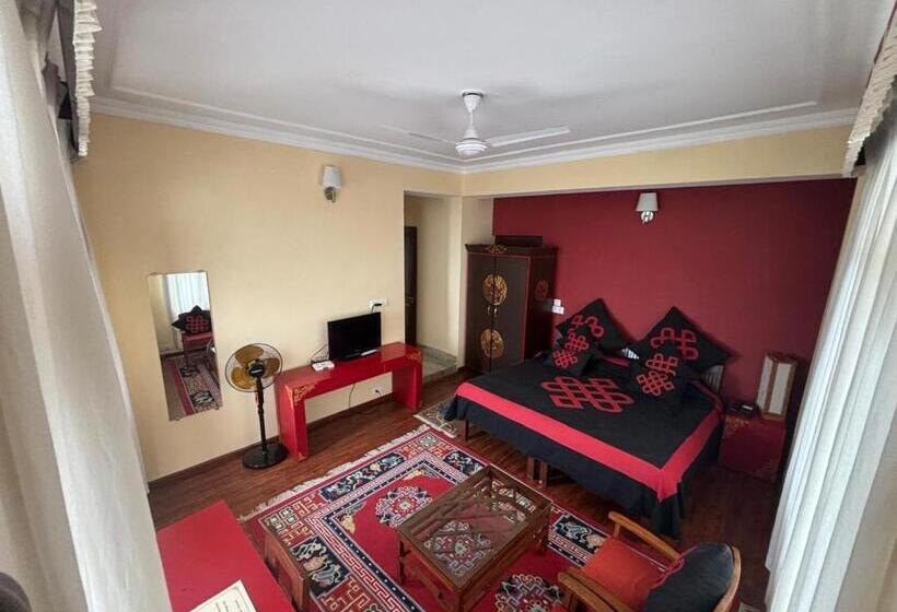 Стандартный Номер Кровать Кинг, Serkong House