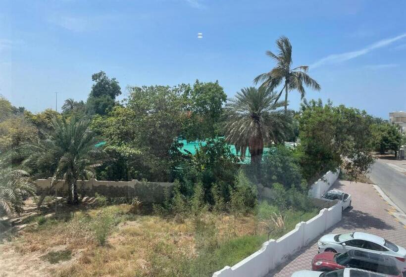 اتاق استاندارد با چشم‌انداز باغ, Season Inn Hotel_al Hail