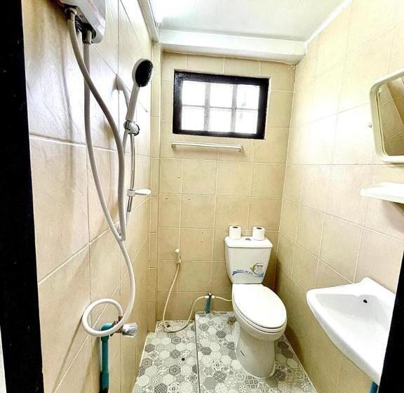 מיטה בחדר משותף, Satop Travelers Guesthouse