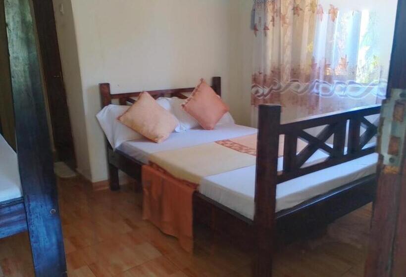 اتاق استاندارد یک نفره, Blessing Holiday Homes   Diani Beach