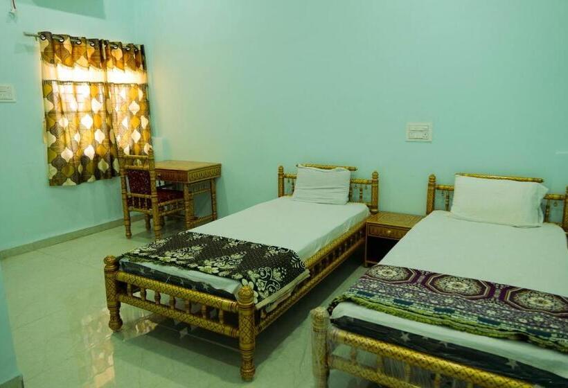 Номер Стандарт, Iskcon Pandharpur S Chandrabhaga Guest House