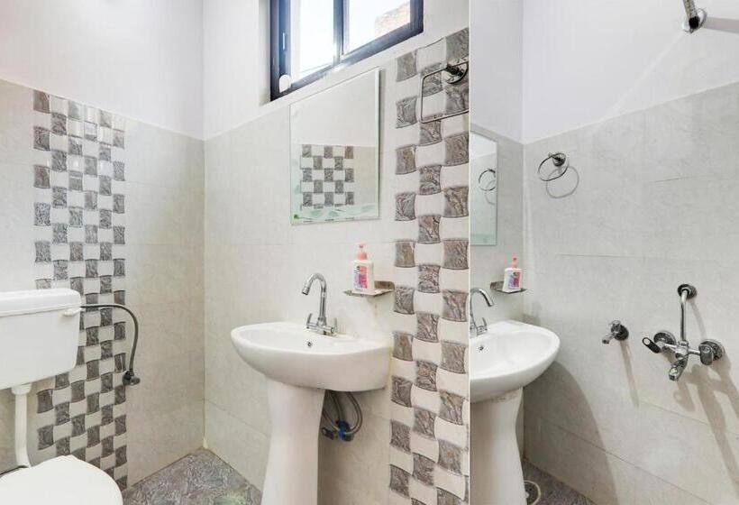 Трехместный Номер Классика, Oyo Flagship Hotel Cp Residency