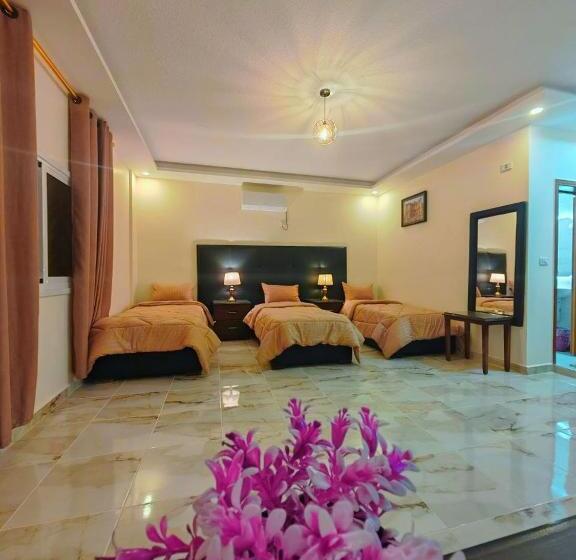 اتاق استاندارد سه نفره, Ihome Petra