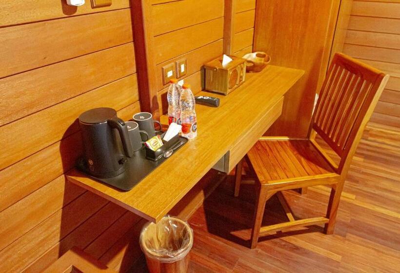 Номер Deluxe, Point Of View Hotel & Resort Majalengka