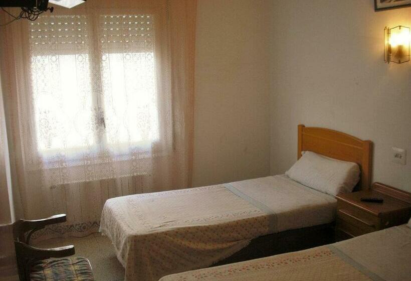 Номер Стандарт Совместная Ванная, Hostal Cassa
